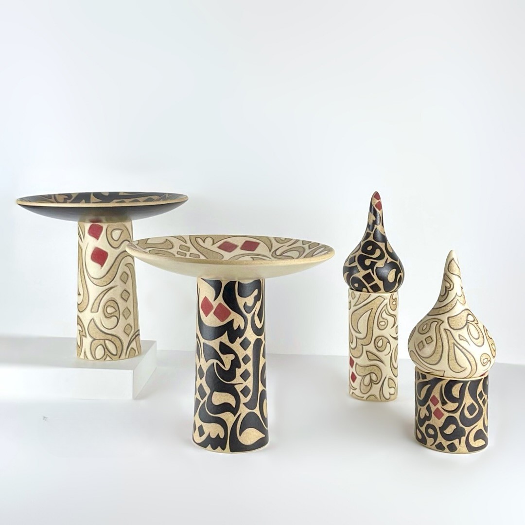 combining stability with an elegant design for serving or display.
