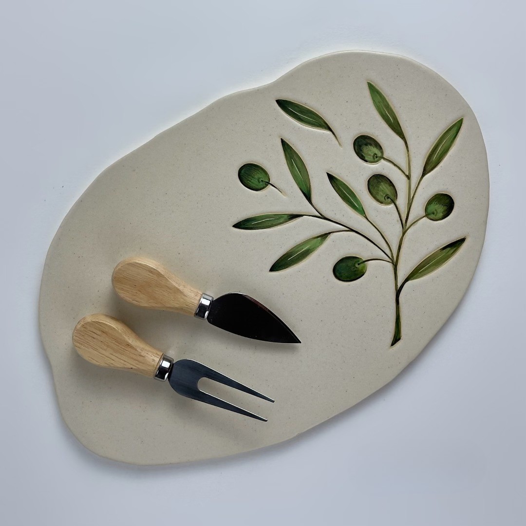 Irregular-shaped cheese platter